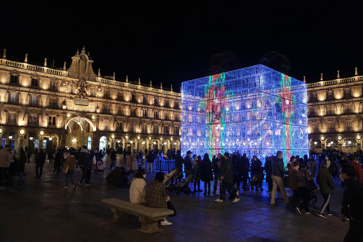 La iluminación navideña en la Plaza Mayor.