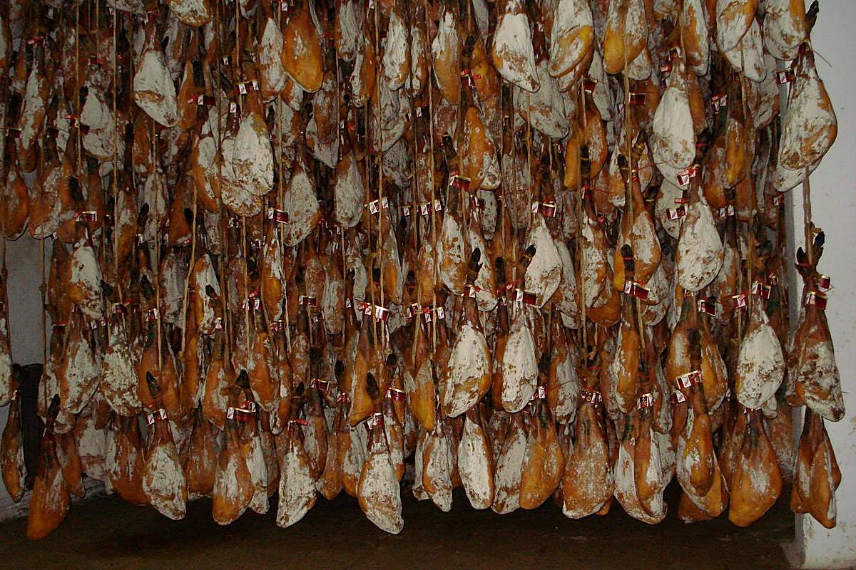 Jamones ibéricos de Guijuelo.