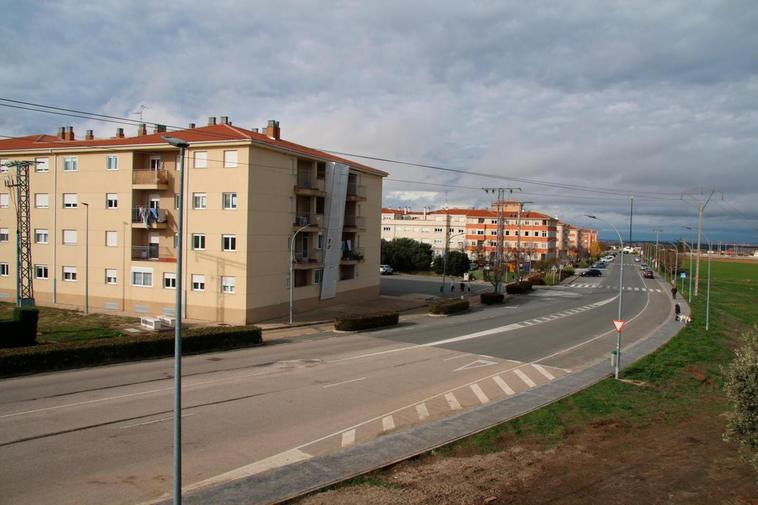 Vista de una de las entradas a la urbanización El Encinar