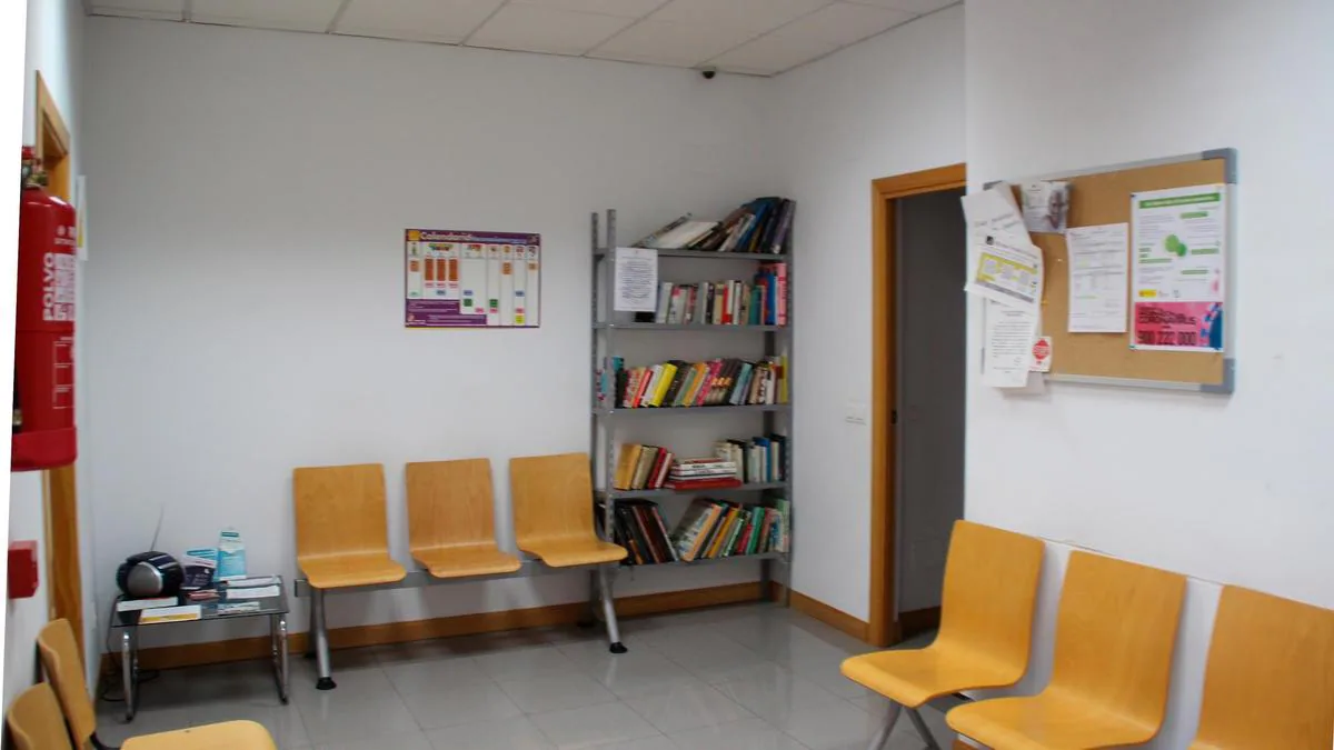 Sala de espera del consultorio, desde donde se abrirá la sala COVID