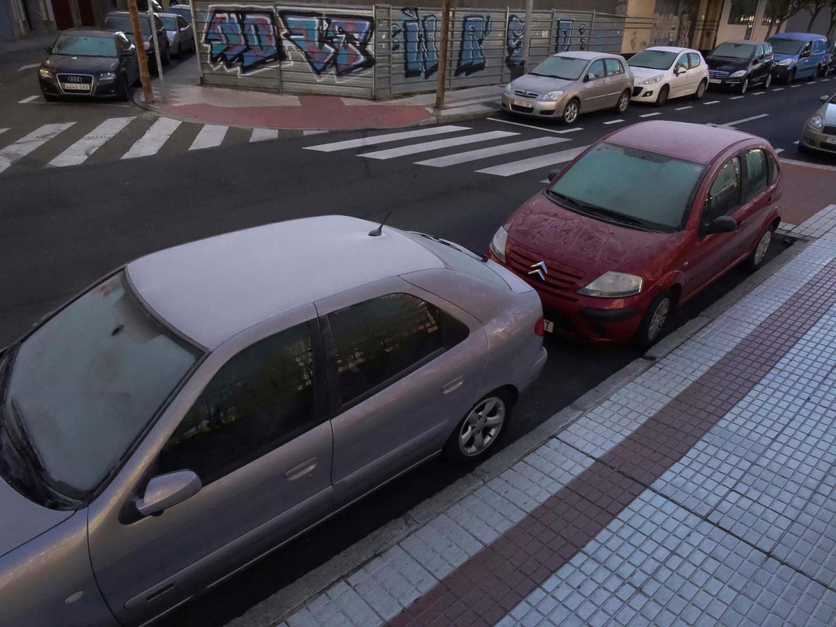 Coches congelados, en una calle de Salamanca I GUZÓN