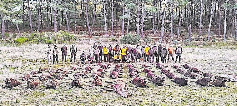 Plantel de la última montería organizada por la Delegación de Salamanca en El Rudillo.