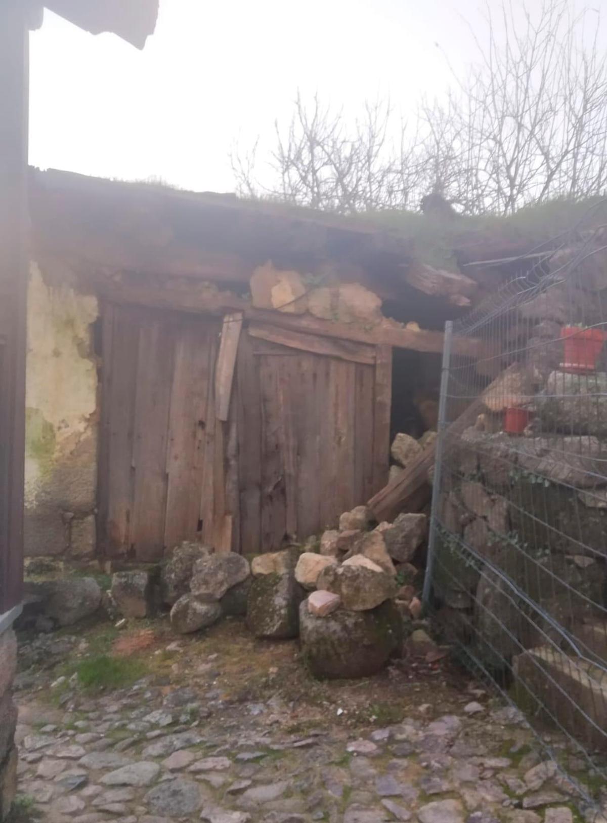 Una de las siete casas en ruina en Cepeda.