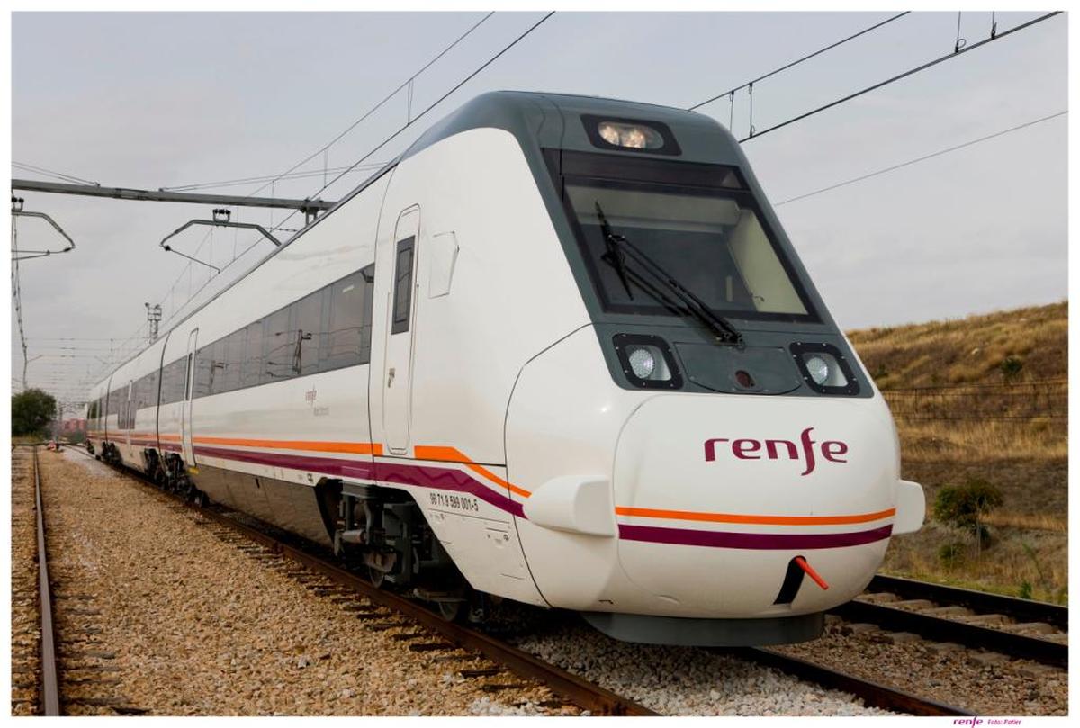 Tren de Renfe de Media Distancia.