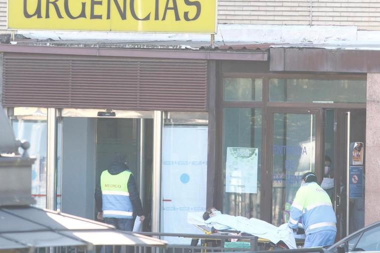 Puerta de Urgencias del Hospital de Salamanca.