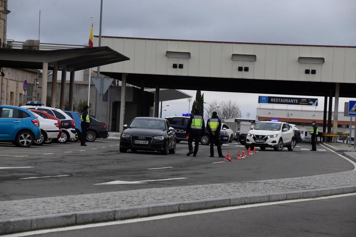 Controles en el paso fronterizo de Fuentes de Oñoro y Vilar Formoso.