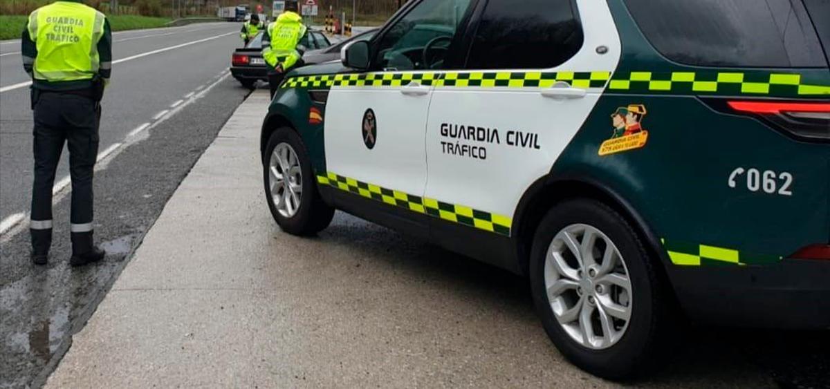 Patrulla de la Guardia Civil de Tráfico.