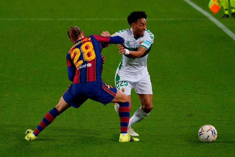 Messi saca al Barça de la depresión (3-0)