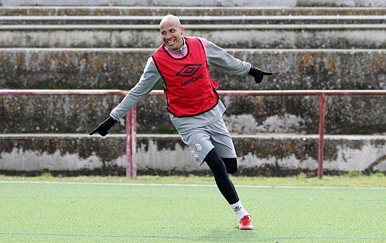 El ‘Puma’ Chávez celebra un gol durante un entrenamiento.