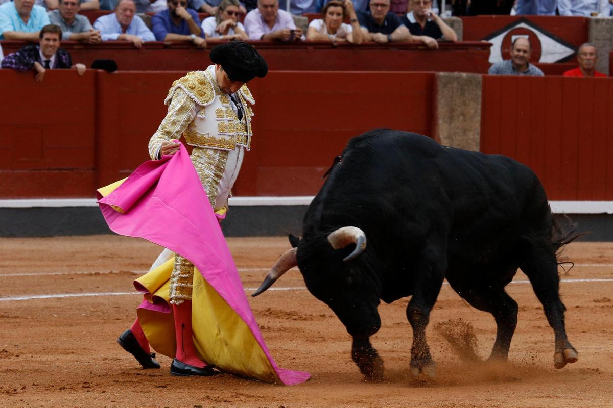 Enrique Ponce, durante una faena