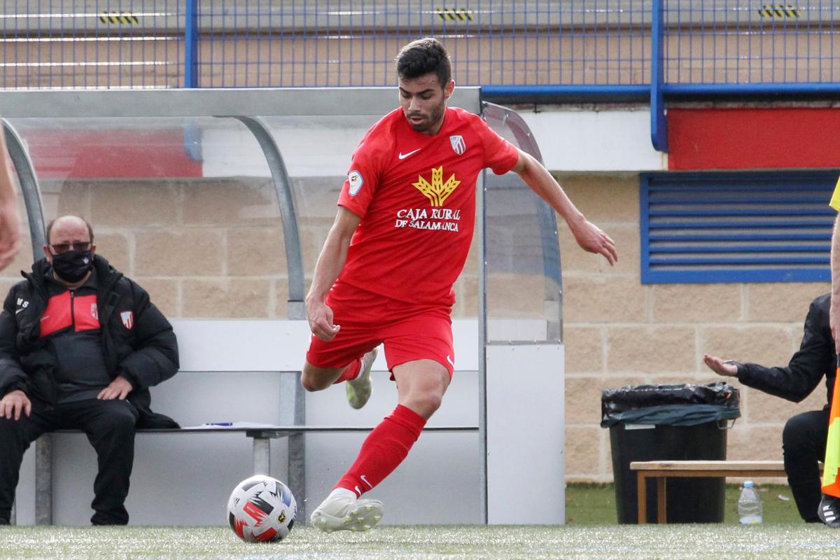 Yago, del Santa Marta, en un partido en el San Casto.