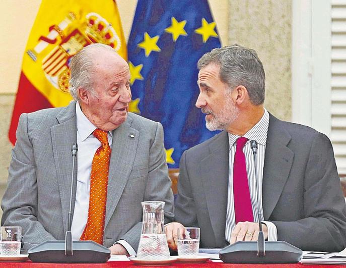 Juan Carlos I y su hijo Felipe VI en un acto en mayo de 2019.