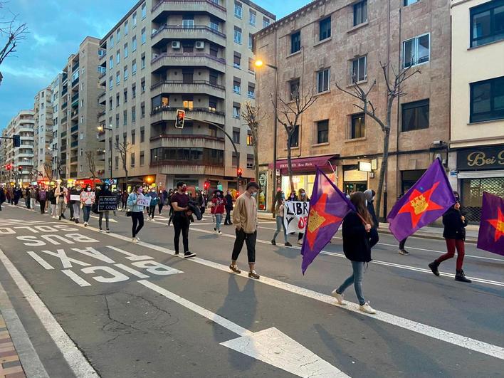 400 personas participan en la marcha del 8M en Salamanca