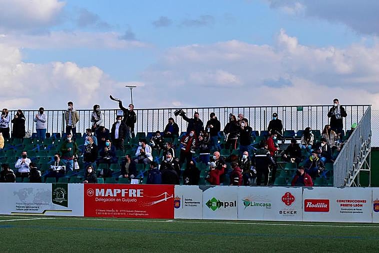 Afición del Unionistas en el partido ante el Guijuelo del pasado domingo.