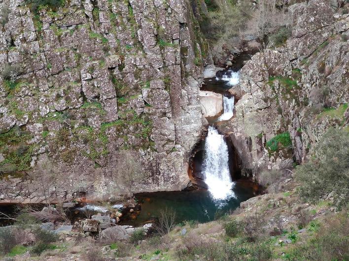La ruta a la cascada de La Palla, un sendero entre bancales para disfrutar de cada paso