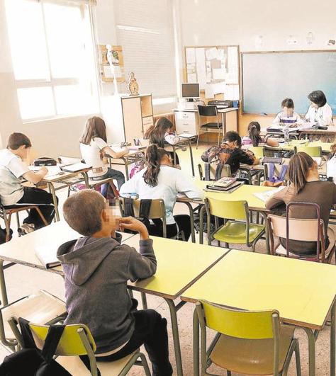 Una grupo de alumnos de primaria durante sus clases