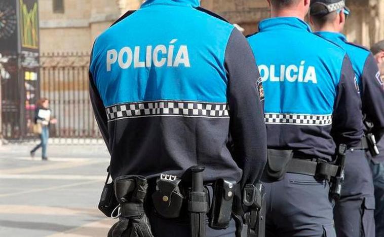 Efectivos de la Policía Local de León.