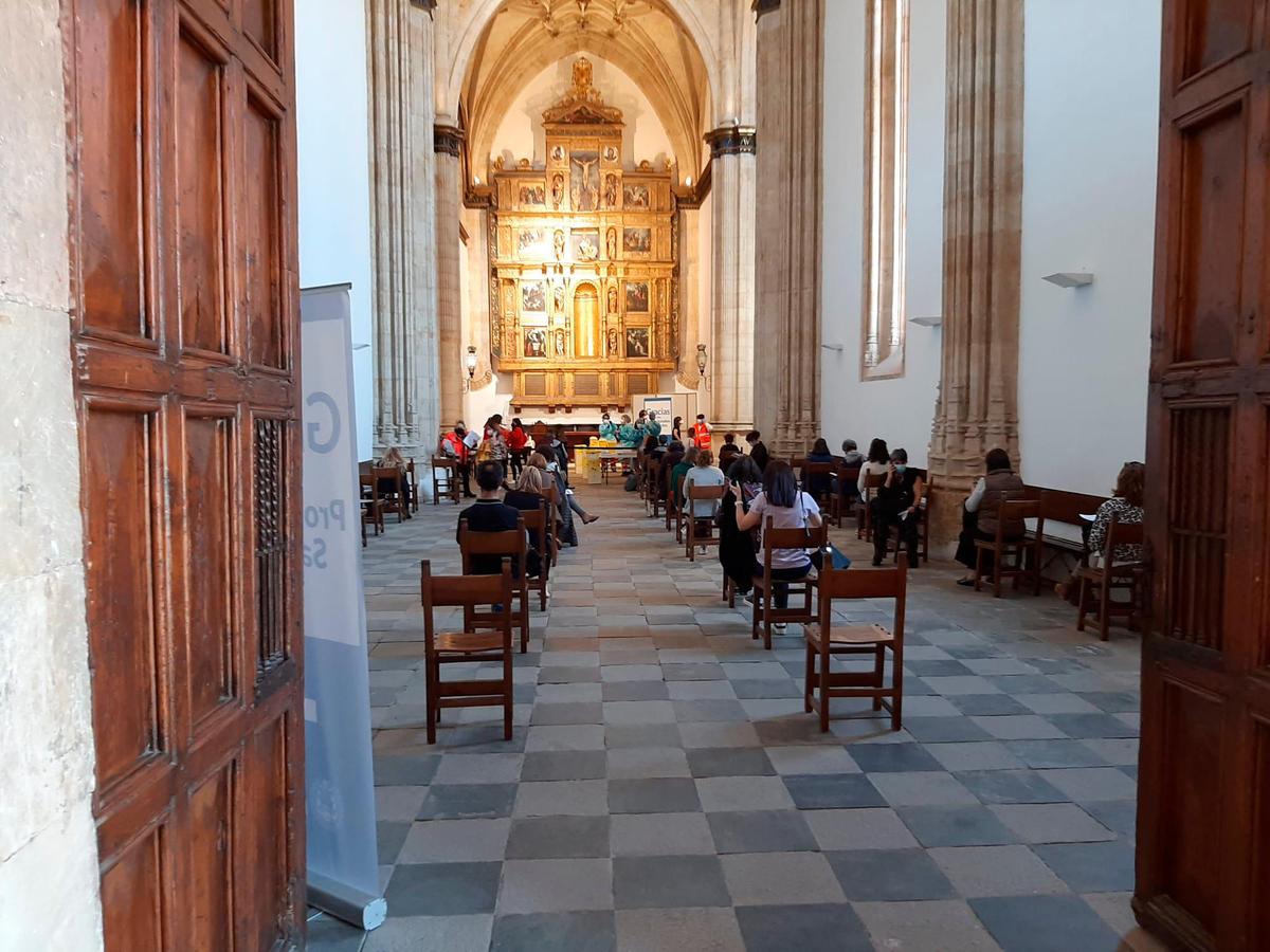 Vacunación en la capilla del colegio Fonseca.