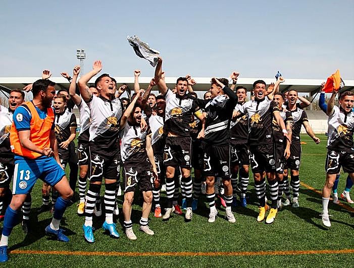 Celebración del Unionistas al término del partido.