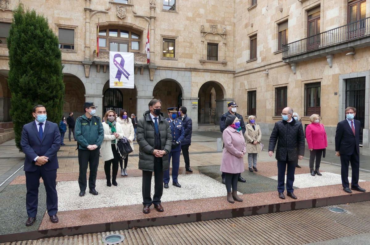 Autoridades se concentran en el Día Internacional contra la Violencia de Género.