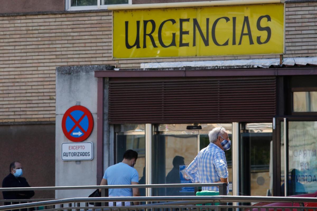 Acceso a las Urgencias del Hospital Clínico.