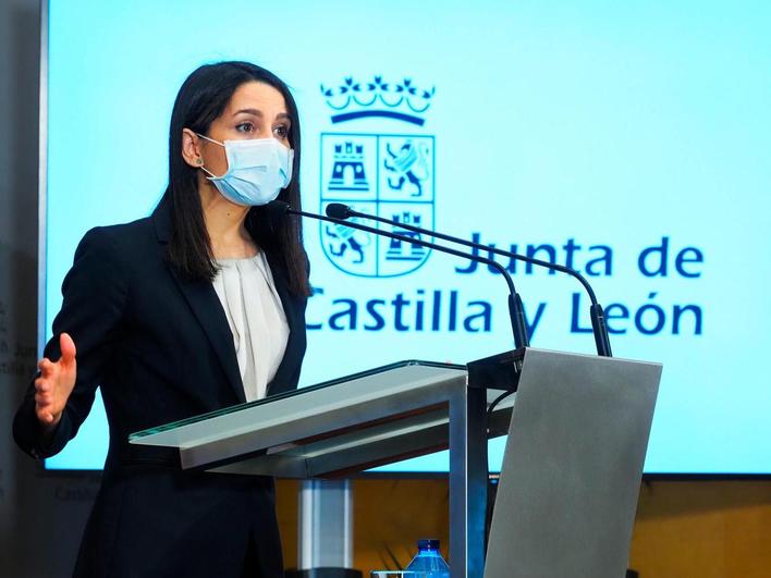 Inés Arrimadas en la reunión con Mañueco.