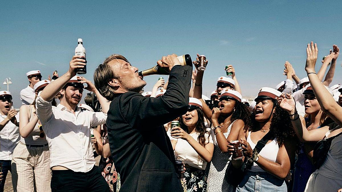 Mads Mikkelsen protagoniza esta atrevida comedia