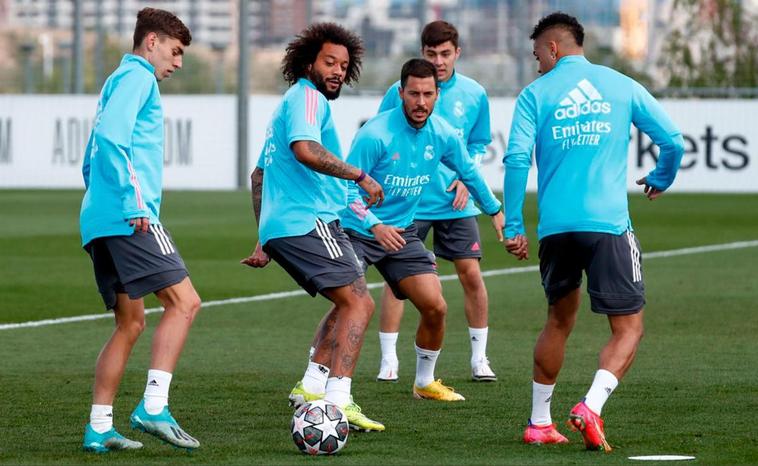 David Mellado, durante el entrenamiento con el primer equipo del Real Madrid