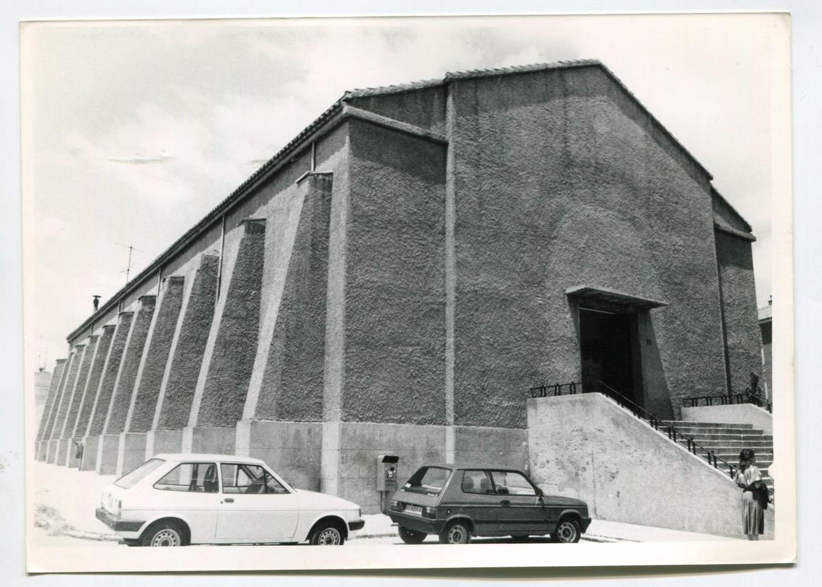 Iglesia nueva de Pizarrales en los años ochenta.