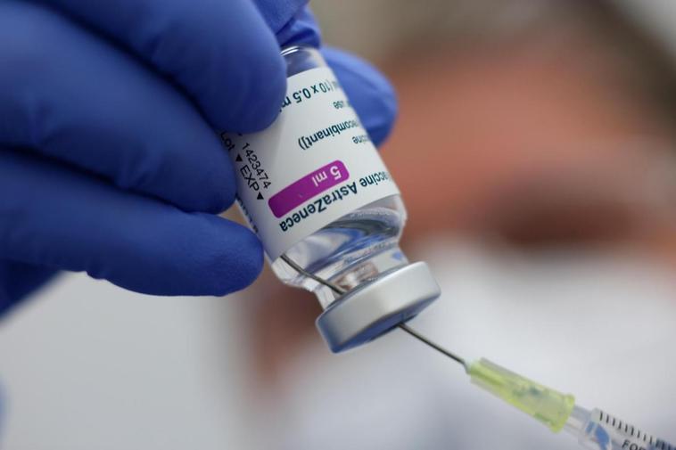 La EMA desaconseja administrar solo una dosis de la vacuna de AstraZeneca