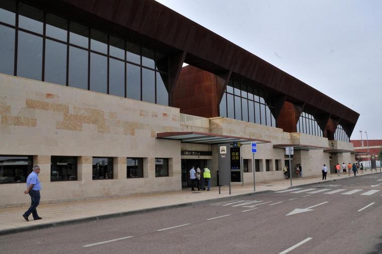 El aeropuerto de Salamanca en una imagen de archivo anterior a la pandemia