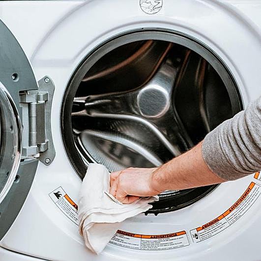 Como limpiar la lavadora que huele mal sin utilizar químicos.
