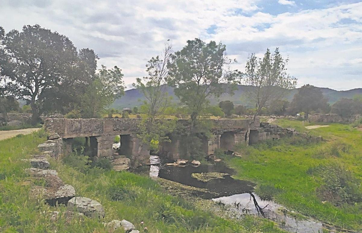 Puente romano de Peromingo del que se quitará el tráfico para evitar que pueda acelerar su deterioro.