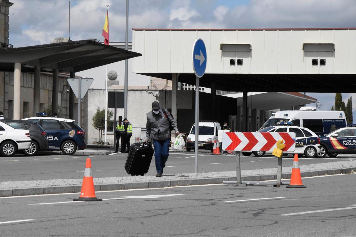 Controles de la Policía Nacional en el paso fronterizo de Fuentes de Oñoro y Vilar Formoso