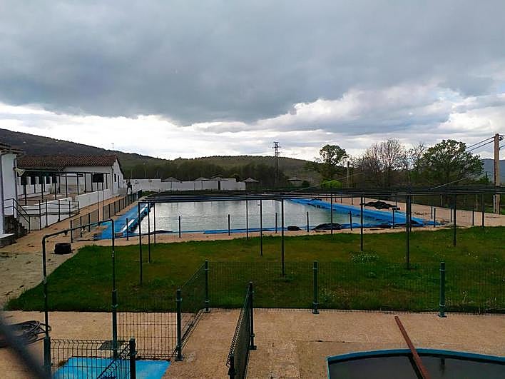 Piscina de Candelario, donde se instalarán las placas.