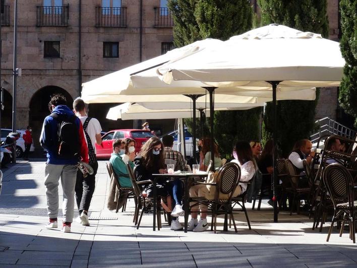 Las restricciones se mantendrán en el interior y terrazas