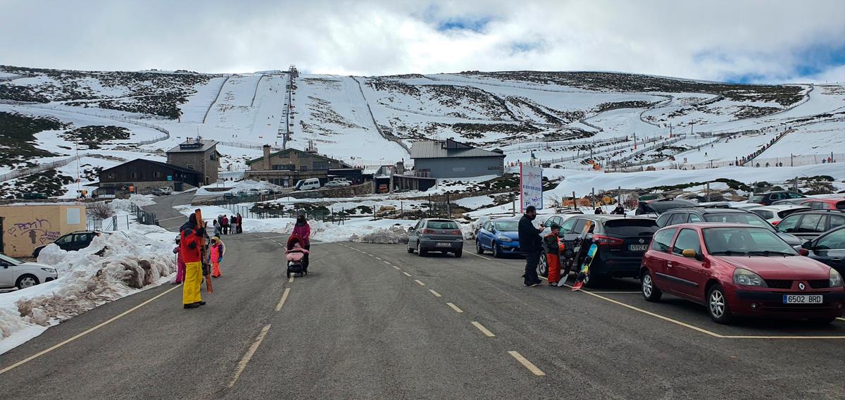 Imagen de La Covatilla durante la pasada temporada de esquí en la Sierra de Béjar.