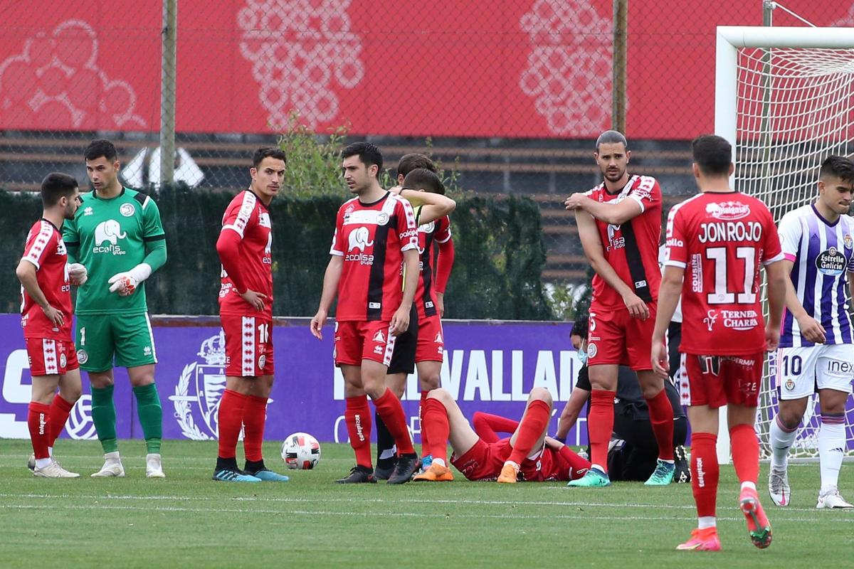 Jugadores del Unionistas en el último partido que disputaron contra el Valladolid B