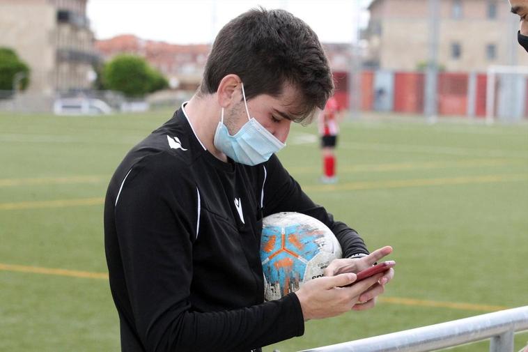 Un colegiado utilizando la aplicación.