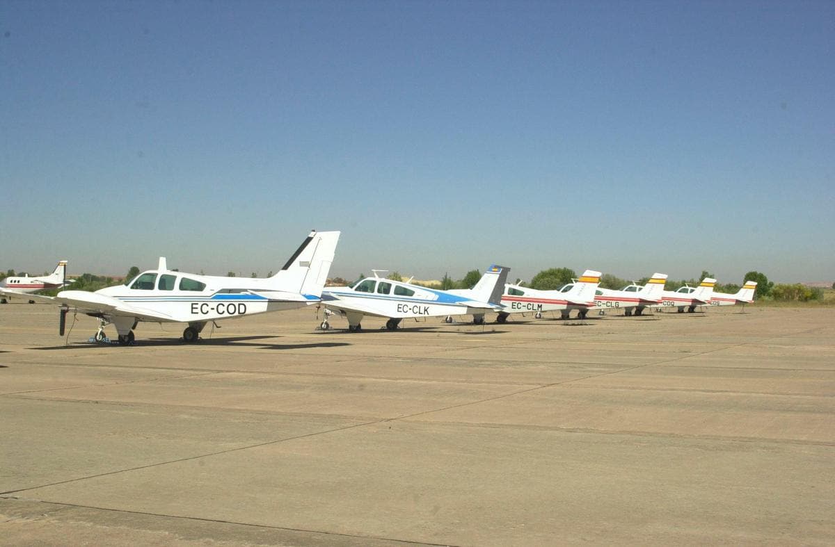 Aviones de la escuela de pilotos Adventia