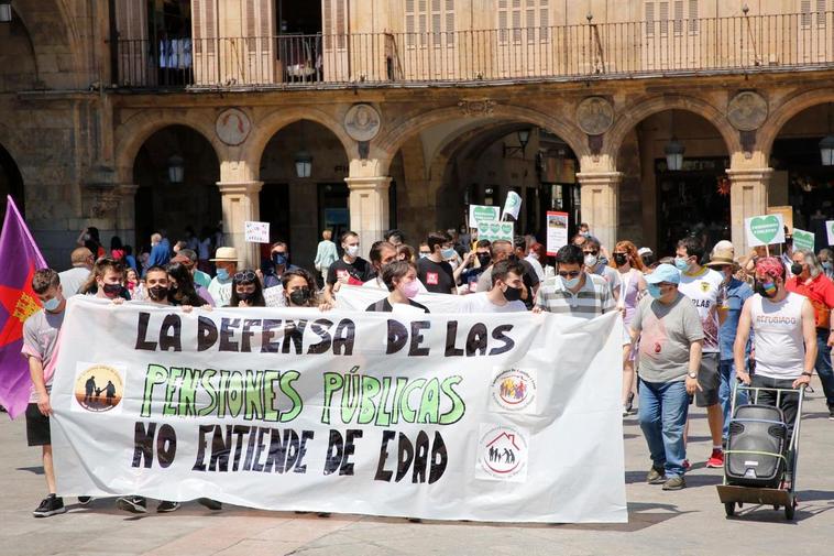 La cabecera de la manifestación fue ocupada por los jóvenes