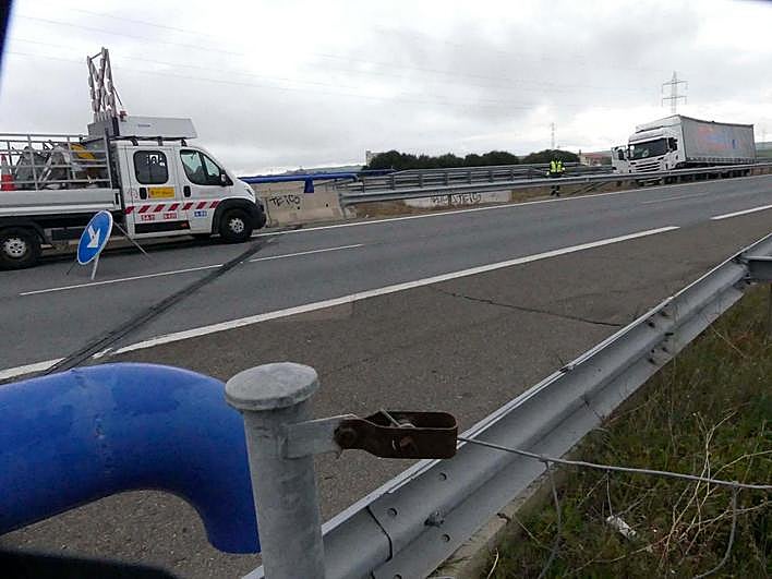 Imagen de otro accidente ocurrido en la A-62 hace apenas un mes