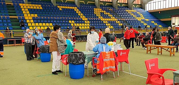 Un momento de una vacunación masiva en Béjar