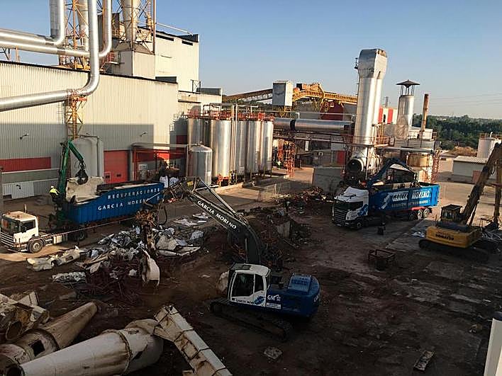 Imagen de un derribo realizado por la empresa de Recuperaciones García Moreno.