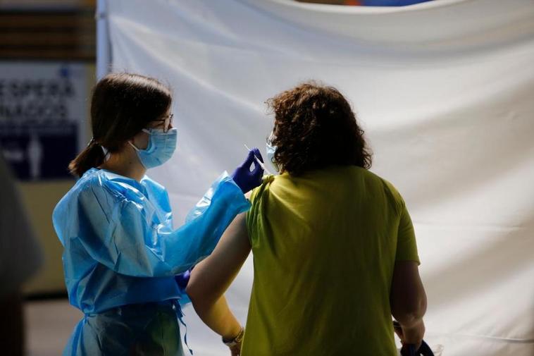 Castilla y León ya tiene las vacunas necesarias para adelantar dos semanas la segunda dosis de AstraZeneca