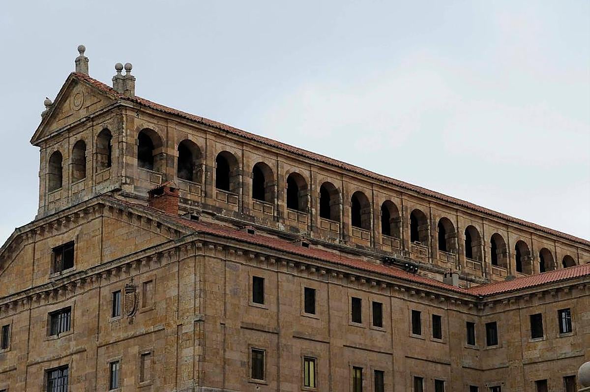 La Clerecía y la Universidad Pontificia, dos de los pocos BIC de la ciudad que han presentado la ITE.