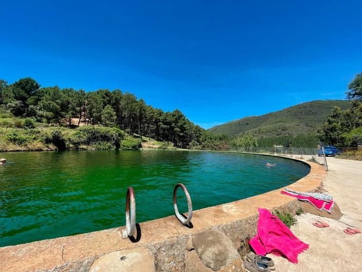 De estanque de riego a la piscina natural más grande de Salamanca