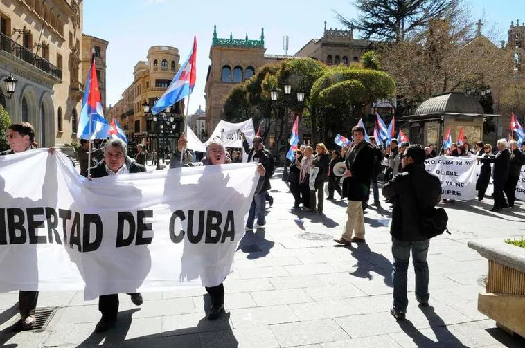 Manifestación contra el régimen de Fidel Castro en 2009 en Salamanca