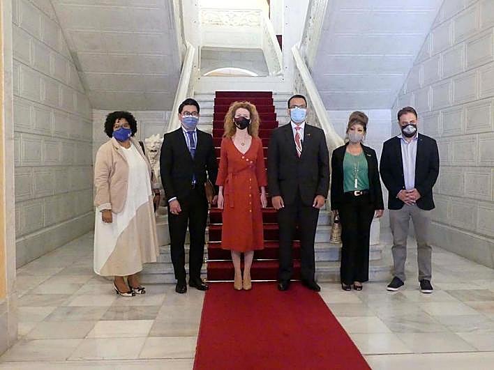 Farida Mahfodh, Faizel Abd Rahman, Ana Suárez, Muhammad Azfar Abdullah, XXXX y Fernando Castaño.