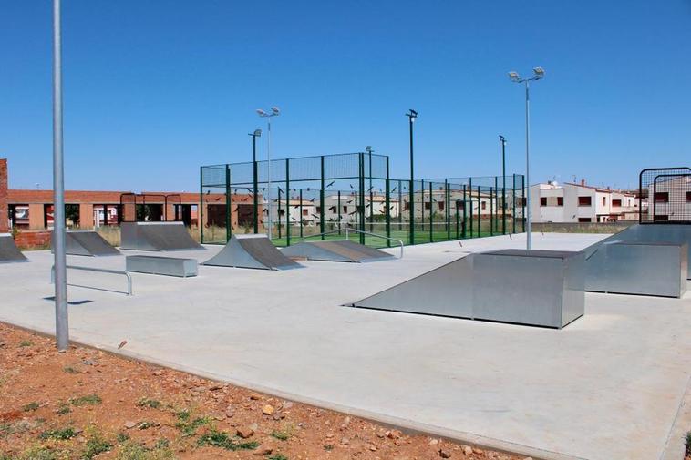 Doñinos ha incorporado una pista de skate a sus zonas deportivas.